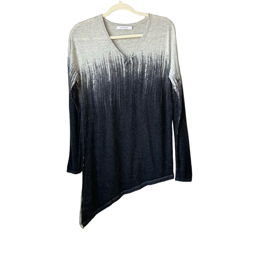 Kokun bamboo and cashmere vneck lightweight sweater. Size L